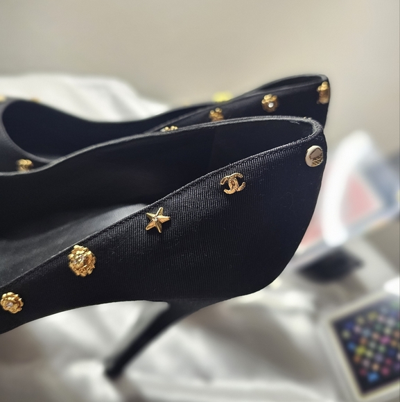 RARE Chanel Lucky Charms Heels! 38.5 - Picture 12 of 16